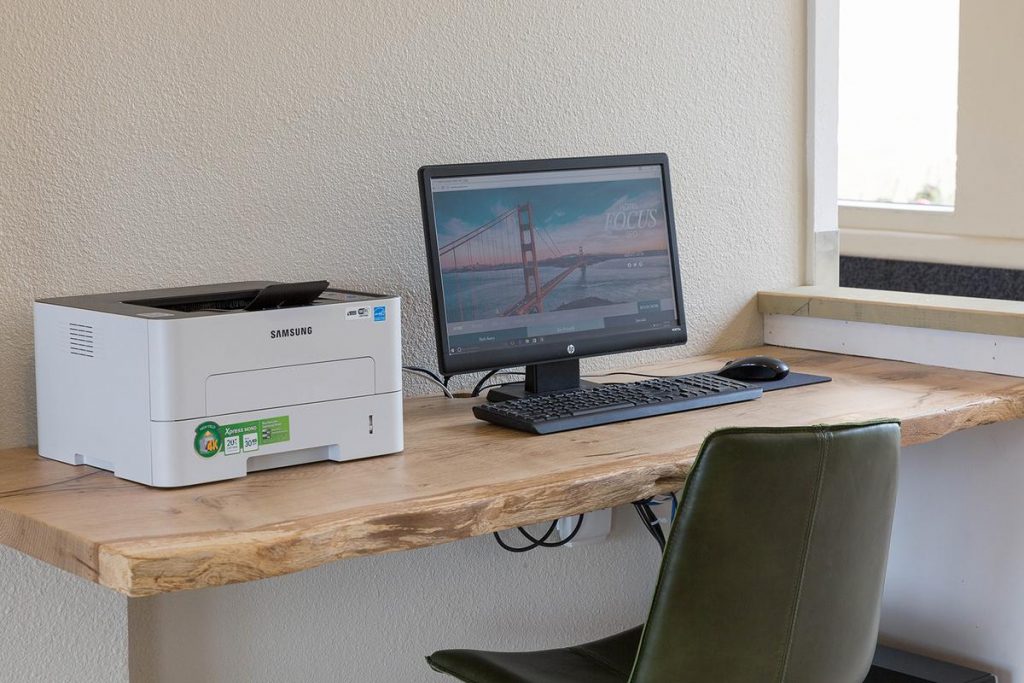 Business Center with printer | Hotel Focus SFO